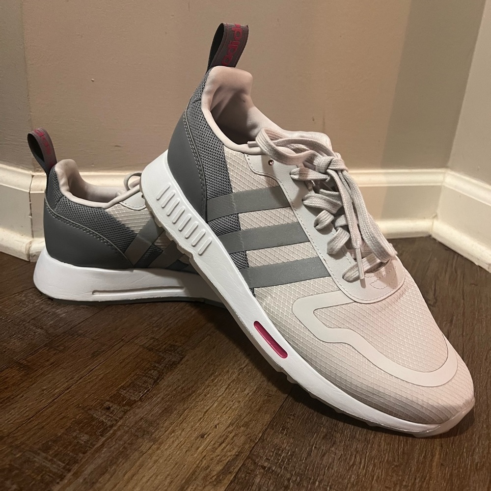Addidas gym shoes
